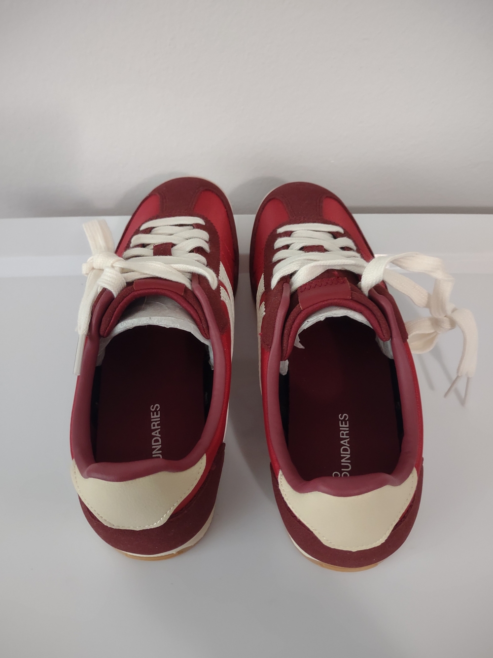 No Boundaries Women's Burgundy and White Retro Sneakers Size 8 - Picture 5 of 7